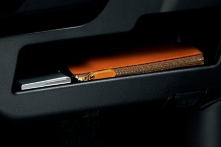 carlineup_succeed_interior_equip_05_lb