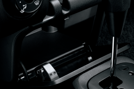carlineup_succeed_interior_equip_11_lb