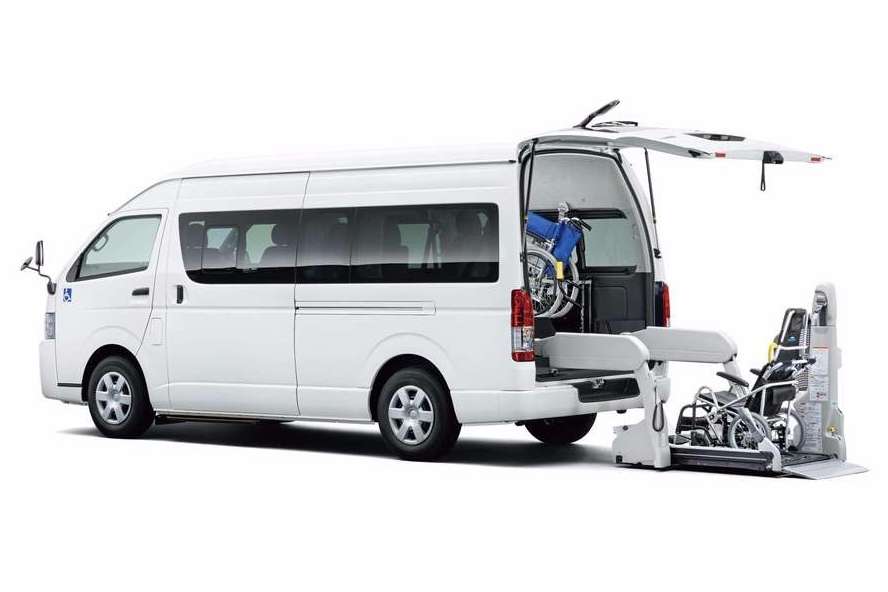 車いす仕様車“Dタイプ”2WD・2700ガソリン スーパーロング・ワイドボディ(CBF-TRH223B-VTZYD)ボディカラーはホワイト〈058〉